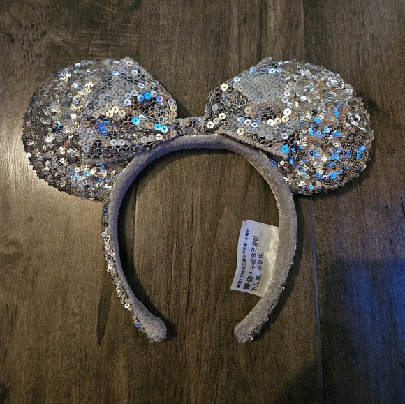 Disney Accessories - Disney Minnie Sequin Ears